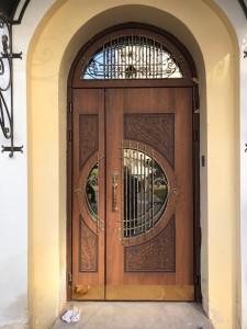 Двупольная дверь Леонардо с арочной фрамугой